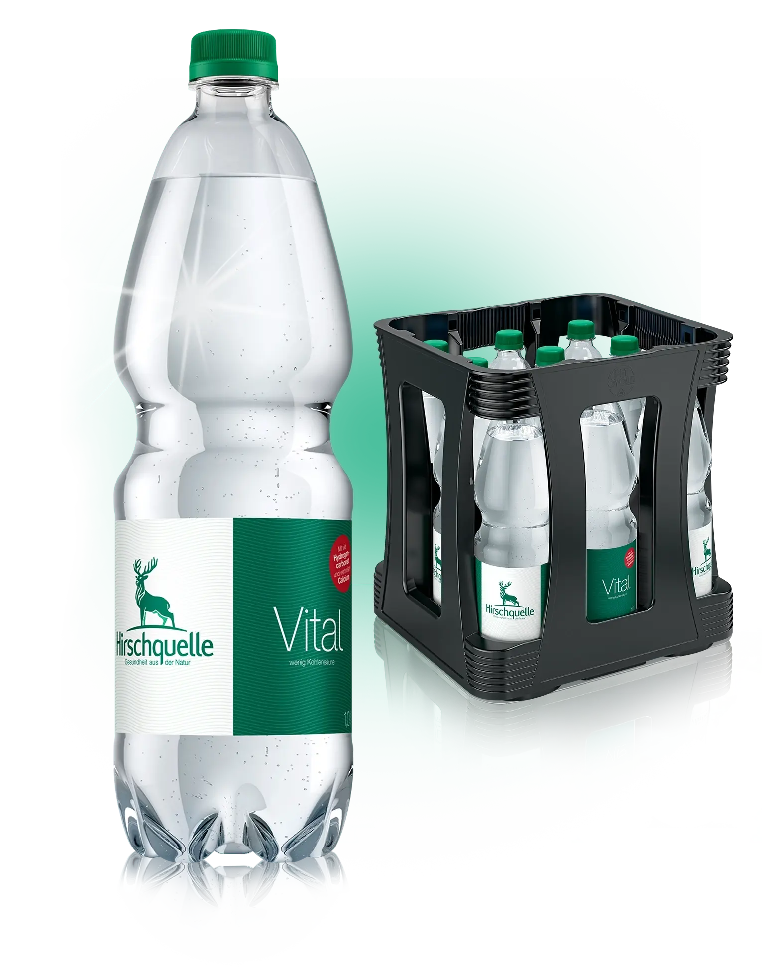 hirschquelle_vital_1l_pet_packshot_und_kasten-2025 Hirschquelle 1 Liter PET-Flasche mit einem Kasten im Hintergrund